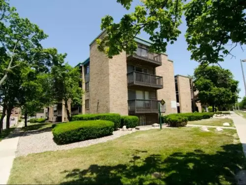 2015-09/MSU-Apartment-Building-44982.webp