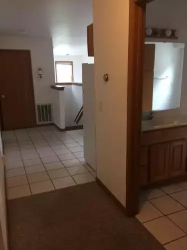S Bed 1118 S Barstow St 11