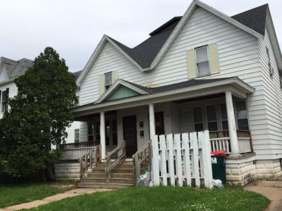 2015-09/UWEC-House-1066.jpg