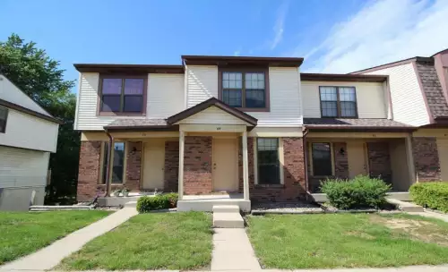 2016-08/ILLINOIS-STATE-UNIVERSITY-Apartment-Building-83751.webp