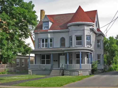 2016-08/SYRACUSE-Apartment-Building-88599.webp