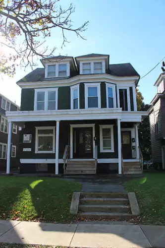 2016-09/SYRACUSE-Apartment-Building-94539.webp