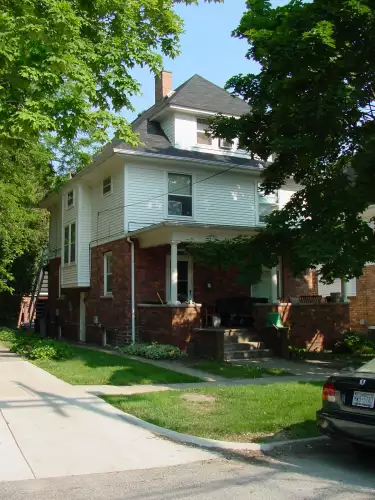 2016-10/UNIVERSITY-OF-MICHIGAN-Apartment-Building-131611.webp