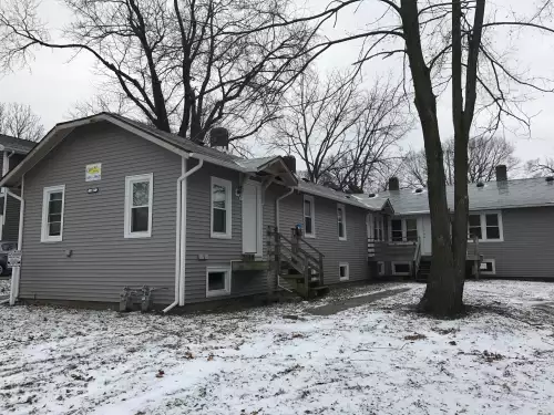 2016-12/ILLINOIS-STATE-UNIVERSITY-Apartment-Building-151057.webp
