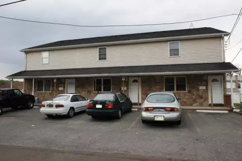 2017-06/BLOOMSBURG-Apartment-Building-213020.webp