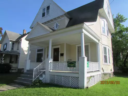 2017-07/Binghamton-University-Apartment-Building-220385.webp