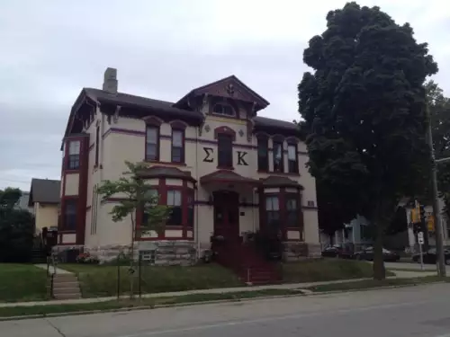 2017-08/MARQUETTE-Apartment-Building-225468.webp