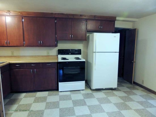 S Bed 920-920 1/2 First Avenue 2