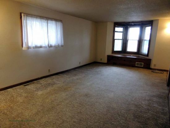 S Bed 920-920 1/2 First Avenue 6