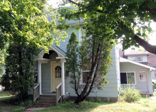 2017-08/UWEC-House-227353.jpg