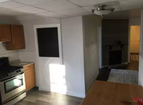 S Bed 33 Haendel St Binghamton, NY 13905 6