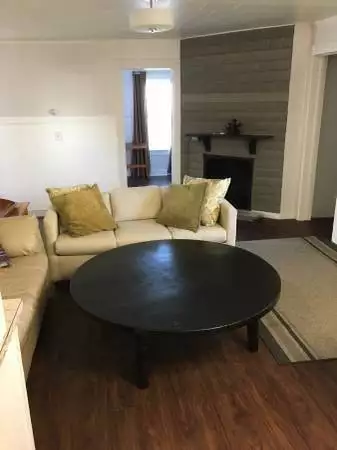 S Bed 33 Haendel St Binghamton, NY 13905 1