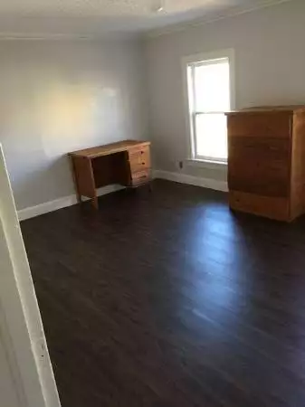 S Bed 33 Haendel St Binghamton, NY 13905 7