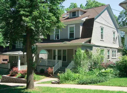 2017-09/SYRACUSE-Apartment-Building-248701.webp