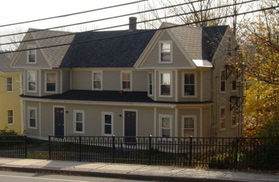 2017-09/University-of-New-Hampshire-Apartment-Building-255665.JPG