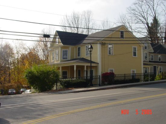 2017-09/University-of-New-Hampshire-Apartment-Building-255666.JPG