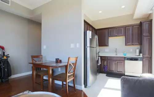 S Bed Lofts on Broadway 14