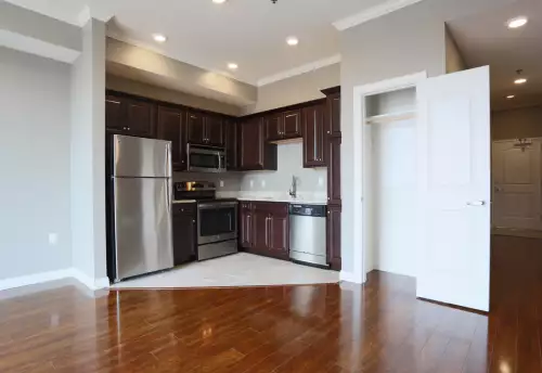 S Bed Lofts on Broadway 15