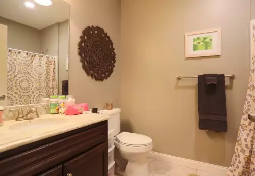 S Bed Lofts on Broadway 19