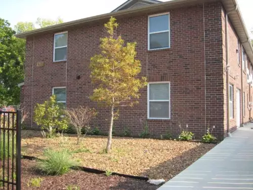 Mizzou-Apartment-Building-428121