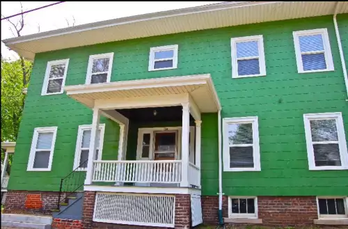 2017-10/ILLINOIS-STATE-UNIVERSITY-Apartment-Building-274021.webp