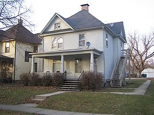 2017-10/Iowa-Apartment-Building-269532.jpg