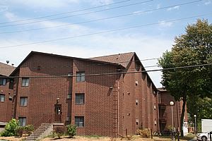 2017-10/Iowa-Apartment-Building-283272.jpg
