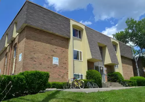 Ohio-State-Apartment-Building-261139.webp