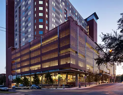 2017-10/ut-austin-Apartment-Building-262323.webp