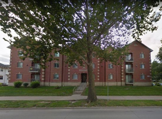 2017-11/Iowa-Apartment-Building-302141.JPG