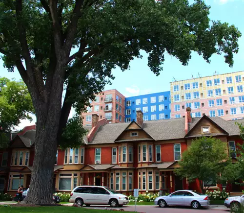 2018-06/UNIVERSITY-OF-MINNESOTA-Apartment-Building-401142.webp
