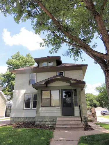 2018-07/UW-EAU-CLAIRE-Apartment-Building-407107.webp