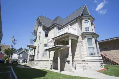 2018-08/MARQUETTE-Apartment-Building-420683.webp