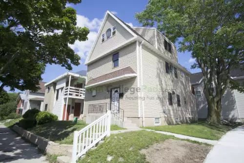 2018-08/MARQUETTE-Apartment-Building-424510.webp