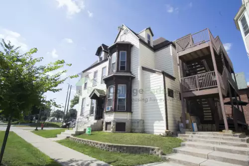 2018-08/MARQUETTE-Apartment-Building-424610.webp
