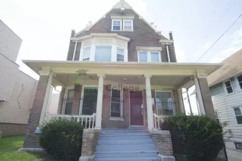 2018-08/MARQUETTE-Apartment-Building-424650.webp