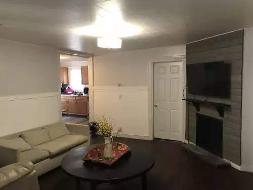 S Bed 33 Haendel St Binghamton, NY 13905 3