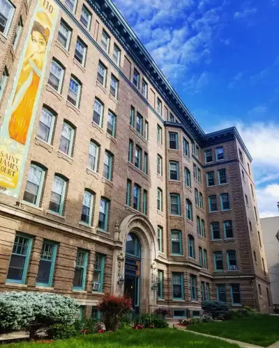 2018-09/MARQUETTE-Apartment-Building-427962.webp
