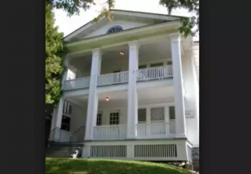 2018-09/SYRACUSE-Apartment-Building-431998.webp