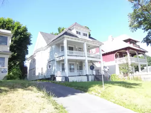 2018-09/SYRACUSE-Apartment-Building-442545.webp