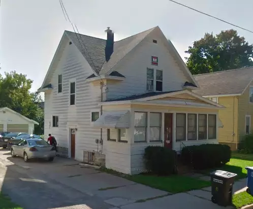 2018-09/UW-OSHKOSH-Apartment-Building-437385.webp