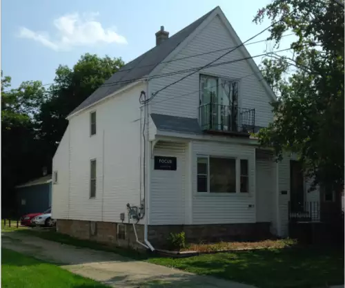 2018-09/UW-OSHKOSH-Apartment-Building-437411.webp