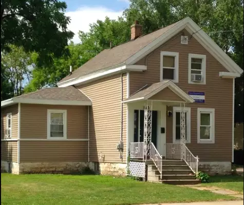 2018-09/UW-OSHKOSH-Apartment-Building-437412.webp