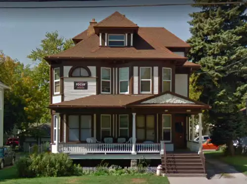 2018-09/UW-OSHKOSH-Apartment-Building-437428.webp