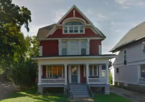 2018-09/UW-OSHKOSH-Apartment-Building-437429.webp