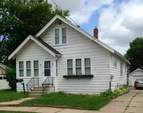 2018-09/UW-OSHKOSH-Apartment-Building-437453.webp