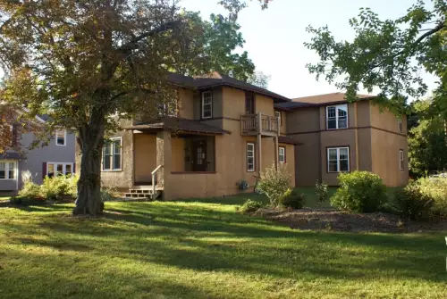 2018-09/UW-WHITEWATER-Apartment-Building-437873.webp