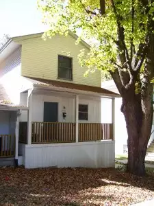 2018-10/IU-Apartment-Building-472975.webp