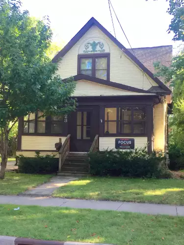 2018-10/UW-OSHKOSH-Apartment-Building-474870.webp