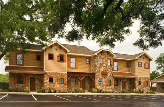 Baylor-University-Apartment-Building-487198